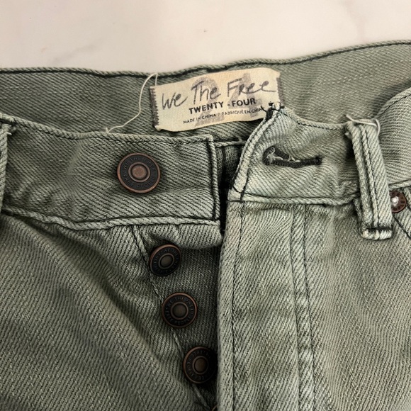Size 24. Free People Olive Wash Denim Short Shorts. - Picture 2 of 6